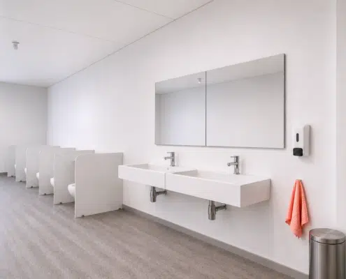 Vue extérieure du Sanitaires Petite Enfance Vahina Maison ECO 3